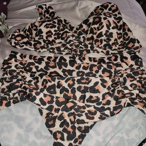 Plus size nwt high waisted Lepoard bikinis 24W 2 pieces